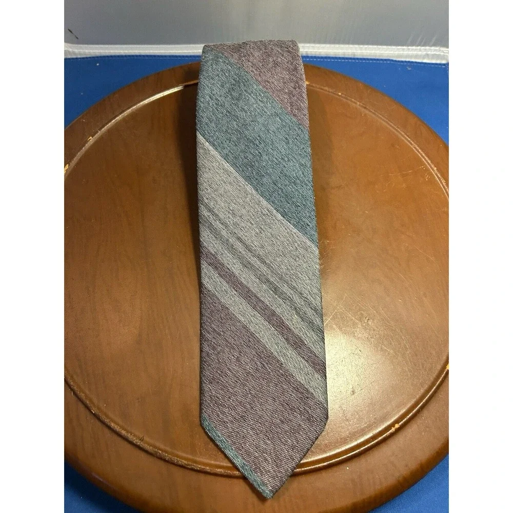 Vintage Norseman Men's Silk Polyester Blend Blue Striped Tie‎ Necktie